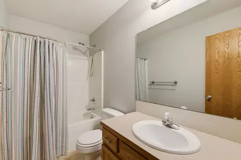 Bath - 544 E 6th Ave, Cheney, KS 67025 photo 2 of 3