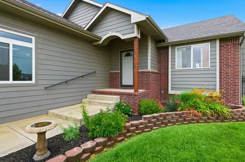 Exterior - 544 E 6th Ave, Cheney, KS 67025 photo 2 of 9