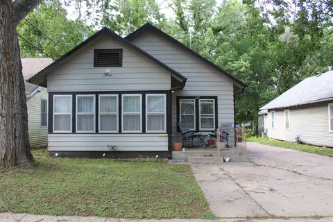 622 W Carr Ave, El Dorado, KS 67042