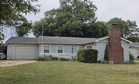 402 N Circle Dr, Wellington, KS 67152