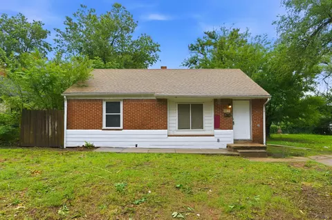2307 E Shadybrook Ln, Wichita, KS 67214