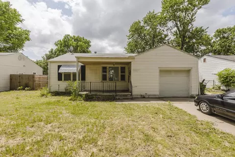 2215 S S Grn, Wichita, KS 67211