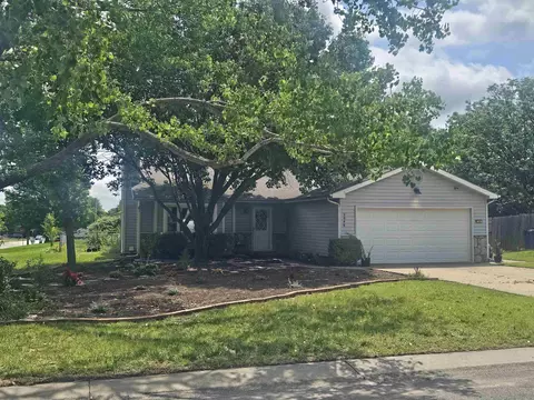 2048 N Forest Park St, Derby, KS 67037