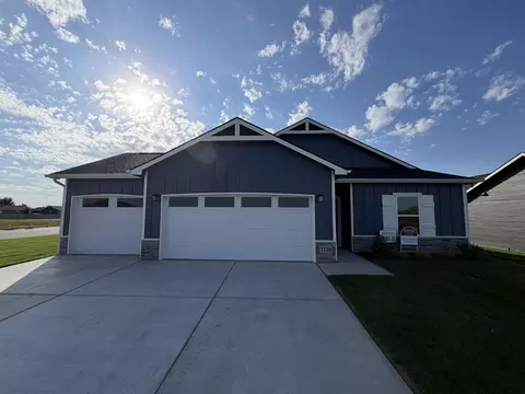 2120 S Colt Pl, Haysville, KS 67060