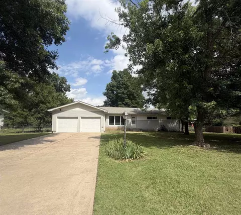 1820 N Ridge Rd, El Dorado, KS 67042
