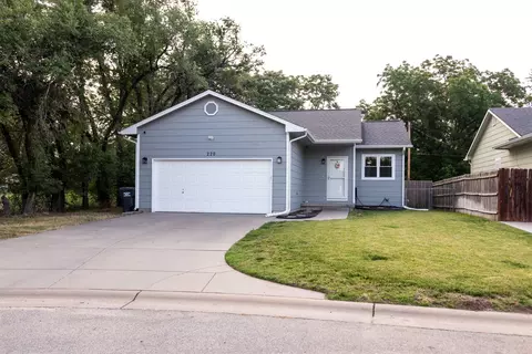 220 N Nevada Ct, Wichita, KS 67212