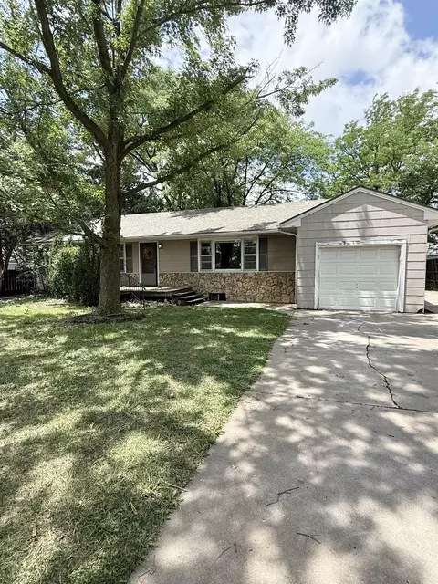 109 Sherman, Newton, KS 67114