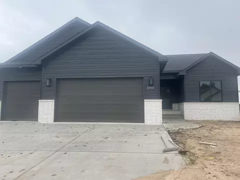 10411 W Graber Cir, Wichita, KS 67215