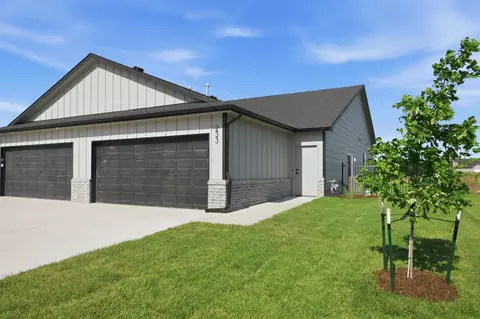 231-233 N Mendocino Ct, Goddard, KS 67052