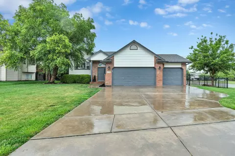 610 W Gatewood Ln, Andover, KS 67002