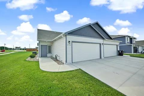 2754 Amelia Ln, Salina, KS 67401