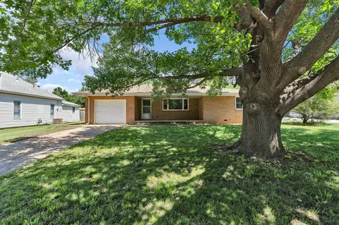 152 W Wallace St, Kingman, KS 67068