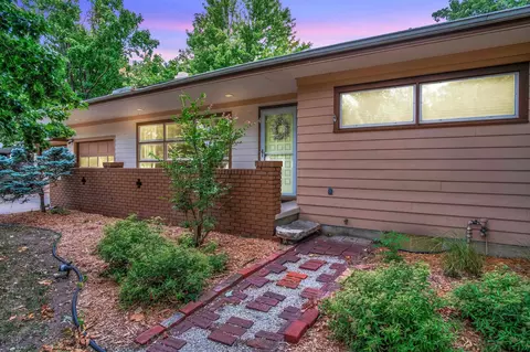 4 Cedar Dr, Newton, KS 67114