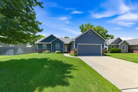 2711 N Parkdale, Wichita, KS 67205