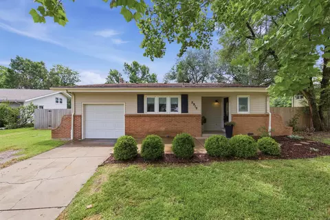 5919 Memphis St, Bel Aire, KS 67220