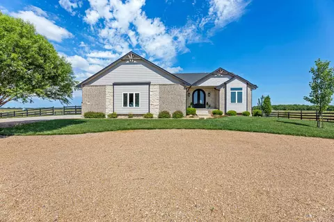 6750 S Hertzler Rd, Halstead, KS 67056