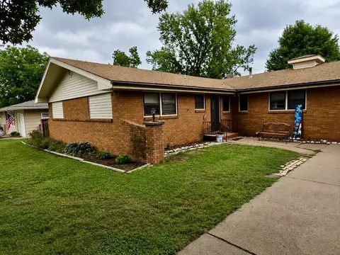 517 Hellar Ave, Clearwater, KS 67026
