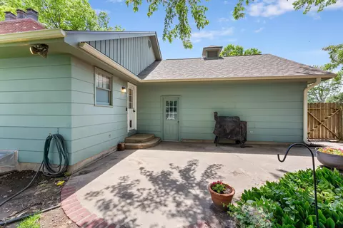 Exterior - 910 W 4th St, Halstead, KS 67056 photo 9 of 9