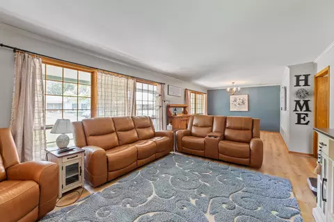 Living - 910 W 4th St, Halstead, KS 67056 photo 2 of 5