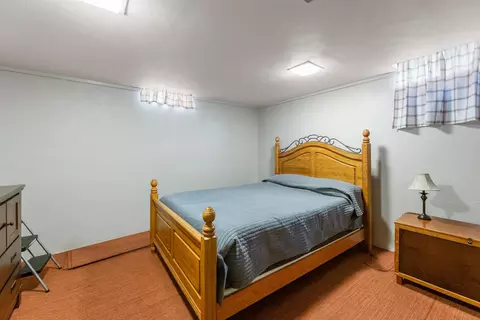 Bedroom - 910 W 4th St, Halstead, KS 67056 photo 7 of 8
