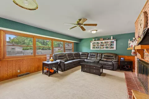 Living - 910 W 4th St, Halstead, KS 67056 photo 3 of 5