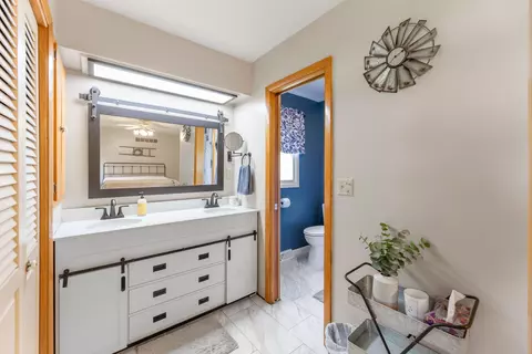 Bath - 910 W 4th St, Halstead, KS 67056 photo 1 of 4