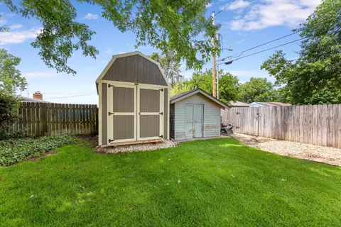 Exterior - 910 W 4th St, Halstead, KS 67056 photo 8 of 9