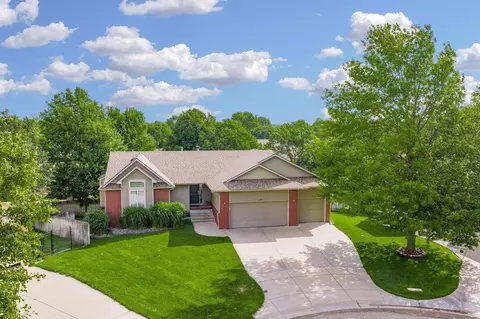 110 S Angela Cir, Wichita, KS 67235