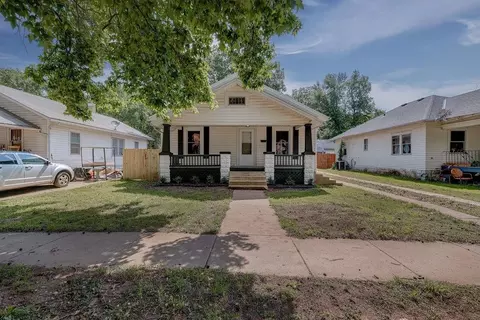 1316 Menor St, Winfield, KS 67156