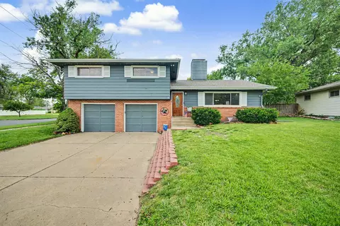 2242 Mayfair Dr, Salina, KS 67401