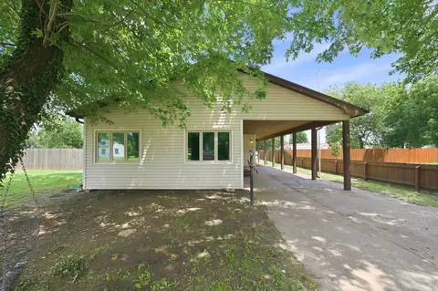 418 S Briarwood, Norwich, KS 67118