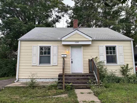 1239 S Hydraulic, Wichita, KS 67211