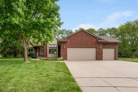 920 S Stagecoach Ct, Wichita, KS 67230