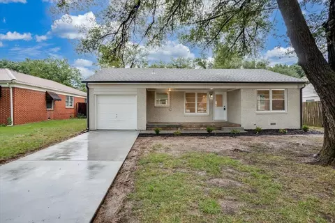 1238 N Derby Ave, Derby, KS 67037