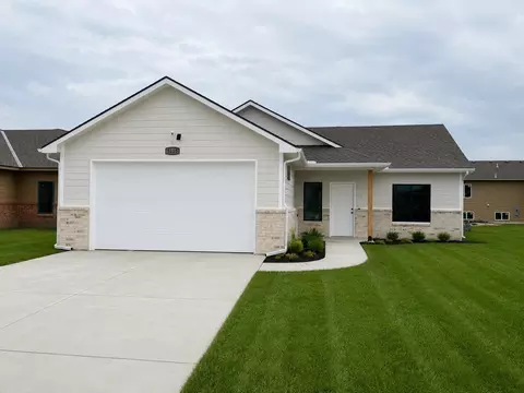 5115 N Toben Ct, Bel Aire, KS 67226