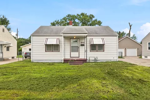 2111 S Pattie, Wichita, KS 67211