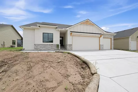 8235 E Summerside Pl, Bel Aire, KS 67226