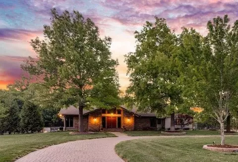 8320 E Central Ave, Wichita, KS 67206