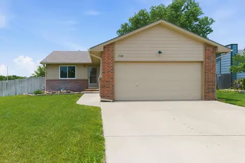 1500 Sunset Ct, Goddard, KS 67052