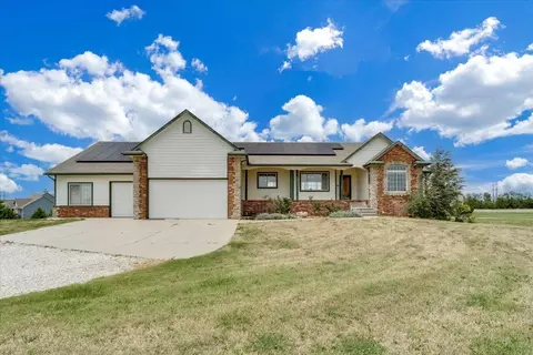 8015 S Butterfly Ct, Clearwater, KS 67026
