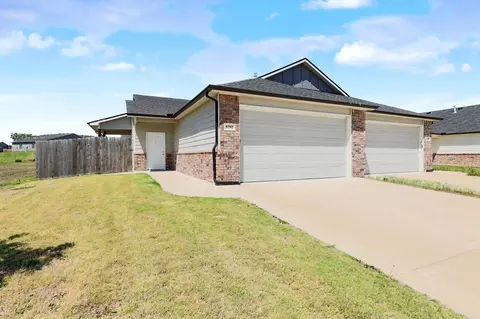 5752 E Bristol, Wichita, KS 67220