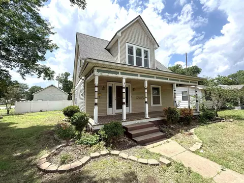 202 N Madison Ave, Anthony, KS 67003