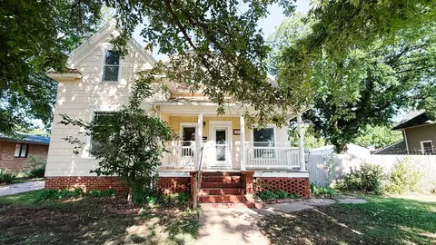 407 S Pine St, Pratt, KS 67124