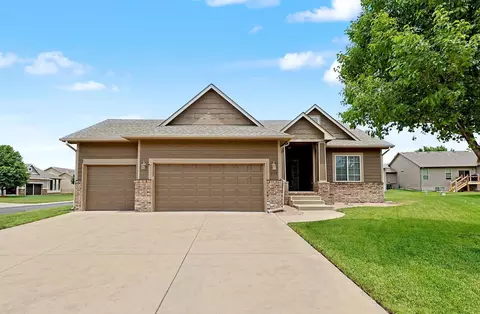933 W Threewood #CT., Andover, KS 67002