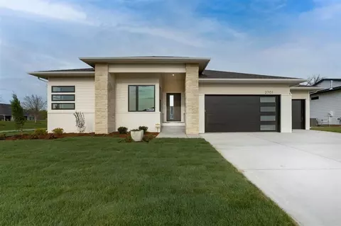2701 N Curtis St, Wichita, KS 67205