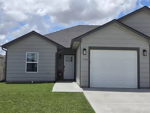 1106 Harbor Dr, Salina, KS 67401