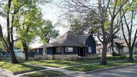 327 Houston St, Winfield, KS 67156