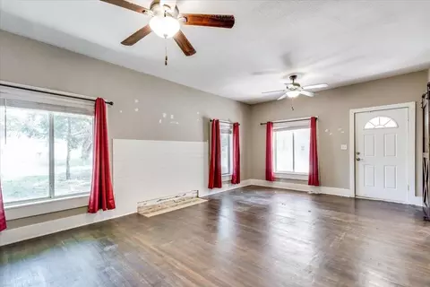 Living - 513 S 1st Ave, Mulvane, KS 67110 photo 4 of 4