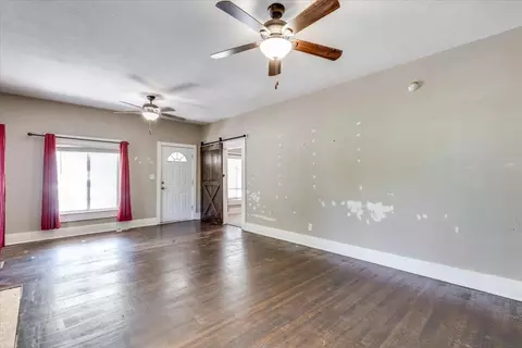 Living - 513 S 1st Ave, Mulvane, KS 67110 photo 3 of 4