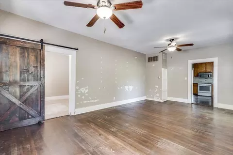 Living - 513 S 1st Ave, Mulvane, KS 67110 photo 2 of 4